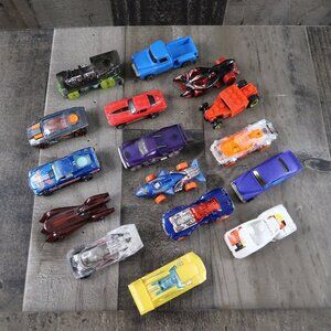 Hot Wheels Lot of 16 Loose Cars Trucks Vehicles Metal Die Cast Toys